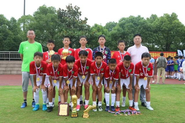 组图：世界杯-法国VS英格兰 赖斯助攻孔萨头球破门