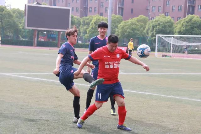 西班牙人俱乐部租借拜仁边锋布莱恩-萨拉戈萨，合同包含买断选项